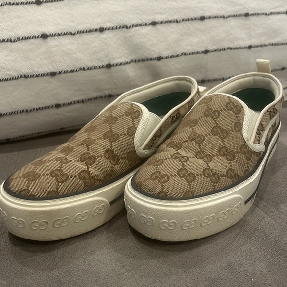 GUCCI tennis 1977 slip on canvas sneaker size 36/6
Very lightly worn - Picture 5 of 6